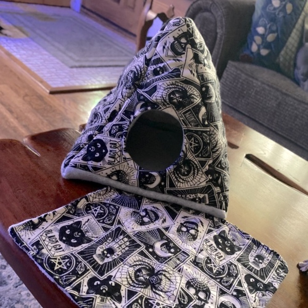 Small pet guinea pig hedgehog cozy tent
